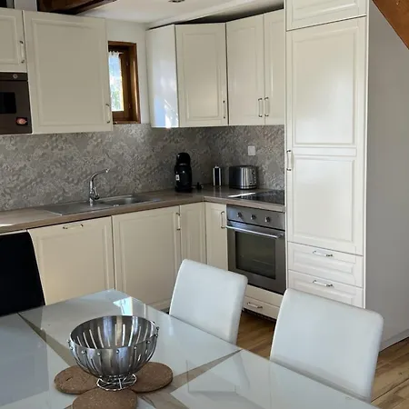 4p Avec Jardin Privatif, Proche Et Commerces A Merville-franceville - Fr-1-487-333 בקתה