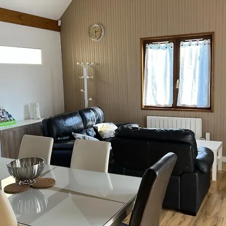 בקתה 4p Avec Jardin Privatif, Proche Et Commerces A Merville-franceville - Fr-1-487-333