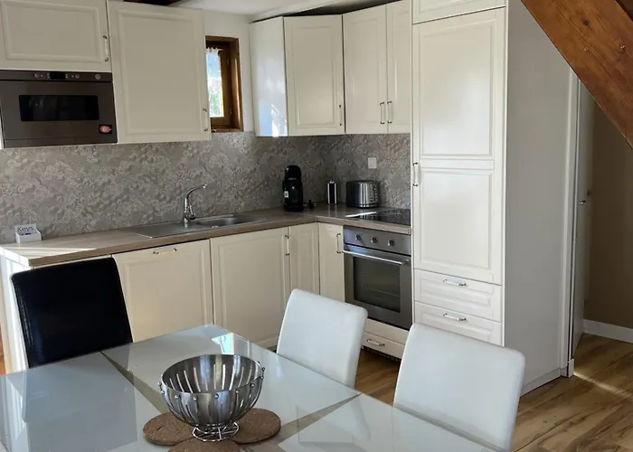 4p Avec Jardin Privatif, Proche Et Commerces à Merville-franceville - Fr-1-487-333 Chalet