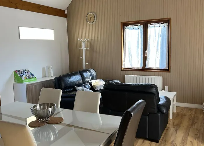 Chalet 4p Avec Jardin Privatif, Proche Et Commerces à Merville-franceville - Fr-1-487-333